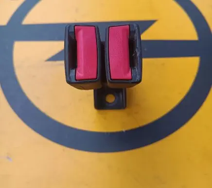 Opel Antara Middle seatbelt buckle (rear) 13267110