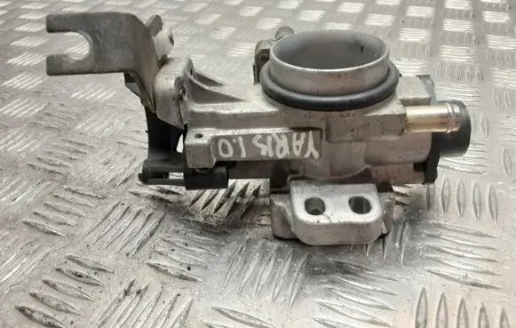 Toyota Yaris Throttle valve 222100J010