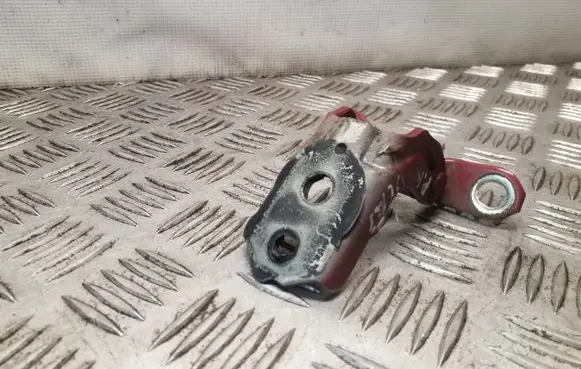 Nissan Juke I F15 Front door upper hinge