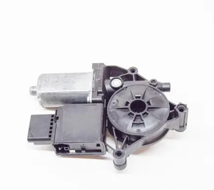 Opel Crossland X Front door window regulator motor 0130624271 1137329068