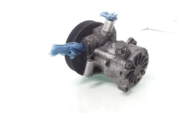 Mercedes-Benz E W210 Power steering pump A6112300115