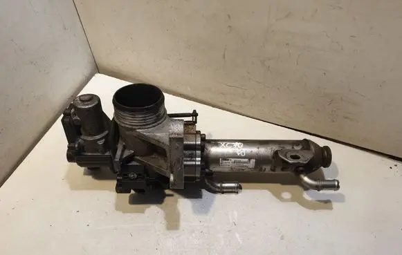 Volvo XC70 EGR valve 30743863 880172N