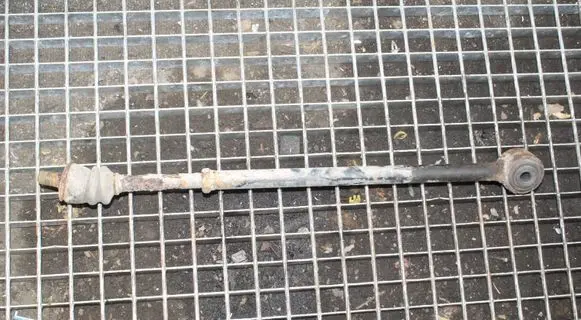 Land Rover Discovery 3 - LR3 Rear upper control arm/wishbone