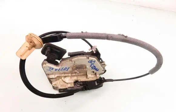 Volkswagen Jetta VI Front door lock 5K1837016B