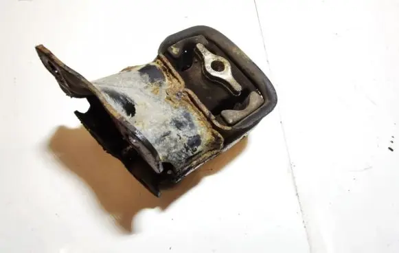 Jeep Grand Cherokee (WK) Engine mount bracket 46535