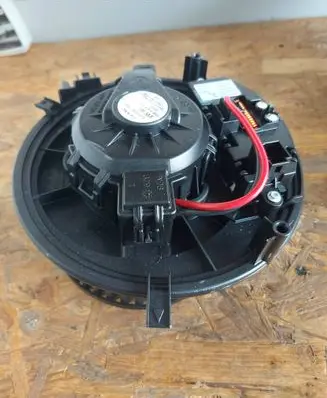 Volkswagen Tiguan Heater fan/blower 5WB819021C 5Q0907521F