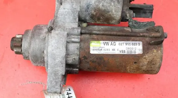 Volkswagen Polo IV 9N3 Starter motor 02T911023S