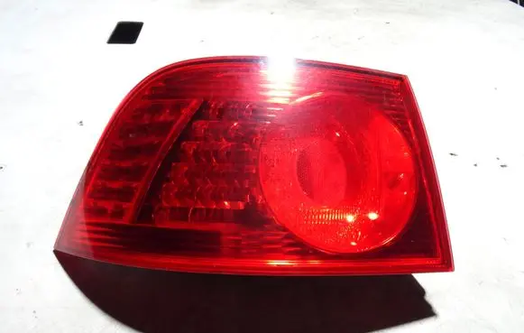 Volkswagen Phaeton Rear/tail lights 333155L