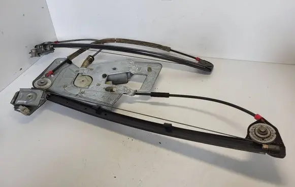 BMW 5 E39 Front door window regulator with motor 8252392