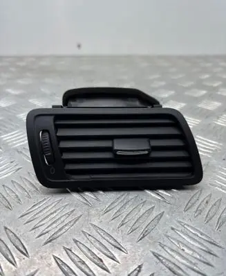 Volkswagen PASSAT B6 Dashboard side air vent grill/cover trim T0024375 3C1819702E P0108667