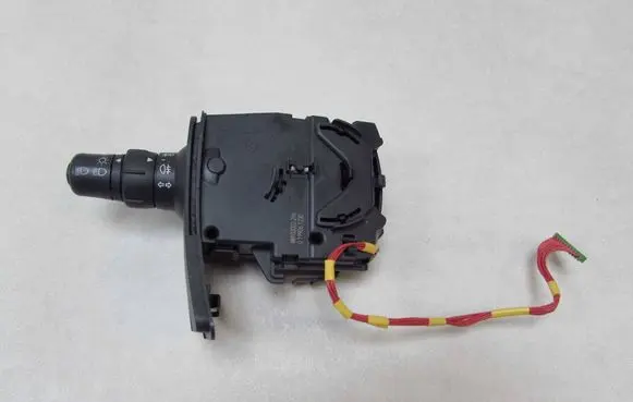 Renault Clio III Light switch 88102002 51024