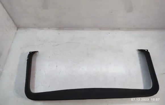 Volkswagen Touareg II Tailgate/trunk upper cover trim 7P6867603