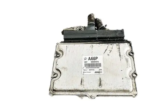 Opel Astra J Engine control unit/module 55584315