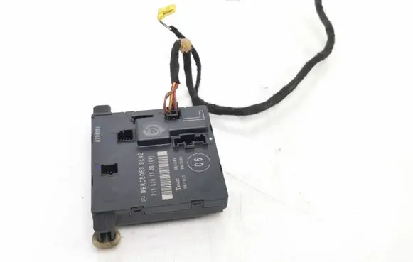 Mercedes-Benz E W211 Door control unit/module 2118201526