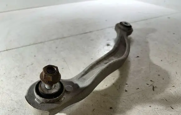 Dodge Challenger Rear control arm 68210525AA