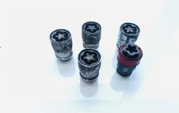 Land Rover Freelander 2 - LR2 Nuts/bolts
