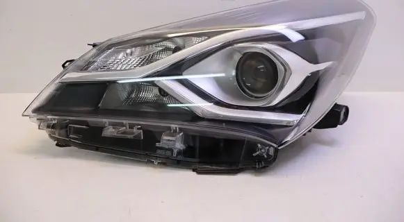 Toyota Yaris Headlight/headlamp 