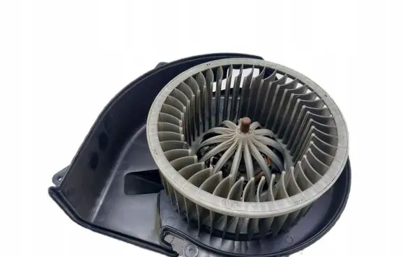 Skoda Fabia Mk2 (5J) Front door blower motor 6Q1819015