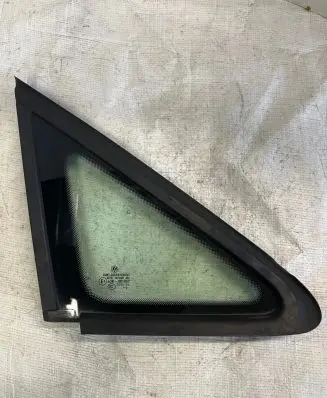 Volkswagen Caddy Front triangle window/glass 43R001057 DO27M23100AS2