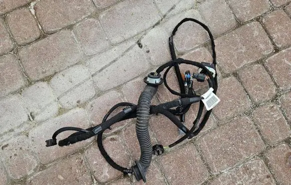 Opel Combo E Front door check strap stopper 9828495780