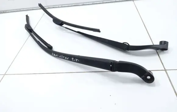 Mazda CX-3 Front wiper linkage and motor 24431
