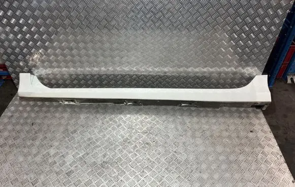 Honda Civic X Front sill (body part) DG18652