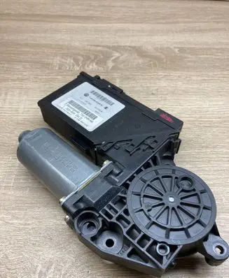 Volkswagen Phaeton Rear door window regulator motor 3D0959704D