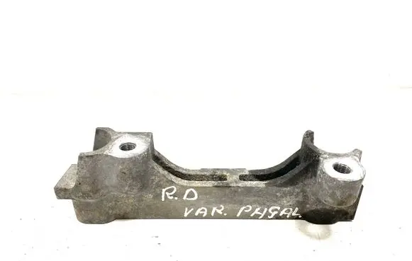 Toyota Avensis T270 Engine mounting bracket