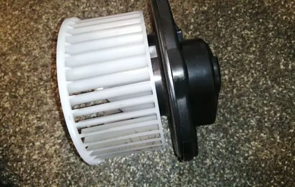 Mazda CX-3 Heater fan/blower 8727000701