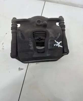 Mercedes-Benz A W176 Front brake caliper 295X28