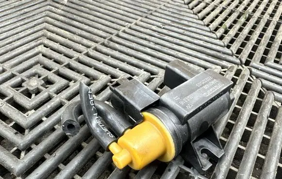 Volvo XC90 Turbo solenoid valve 31401109