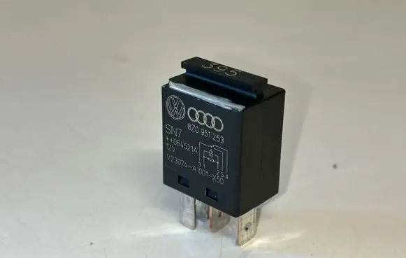 Audi A6 S6 C6 4F Other relay 8Z0951253
