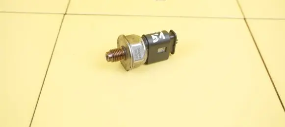 Mercedes-Benz E W212 Fuel pressure sensor A0235455226 26SP51