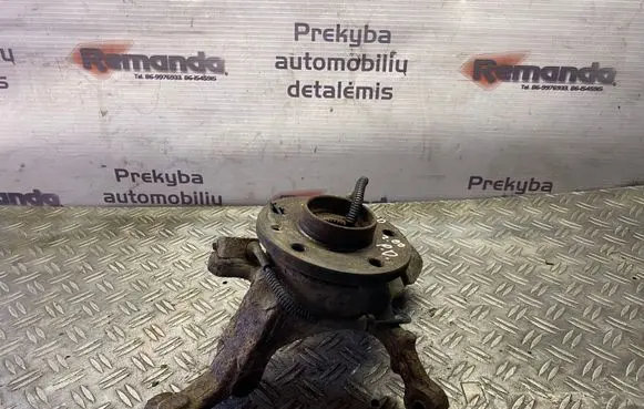 Opel Vivaro Front wheel hub