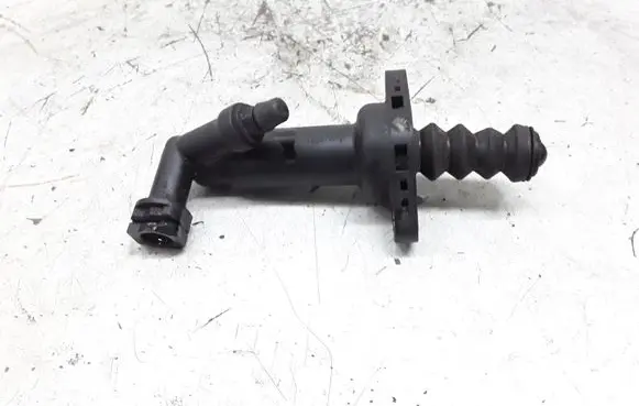 Skoda Octavia Mk2 (1Z) Clutch slave cylinder KN1903141