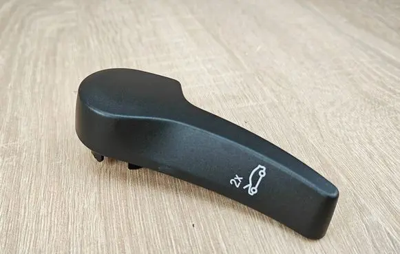 BMW 5 G30 G31 G38 Engine bonnet (hood) release handle 7343389