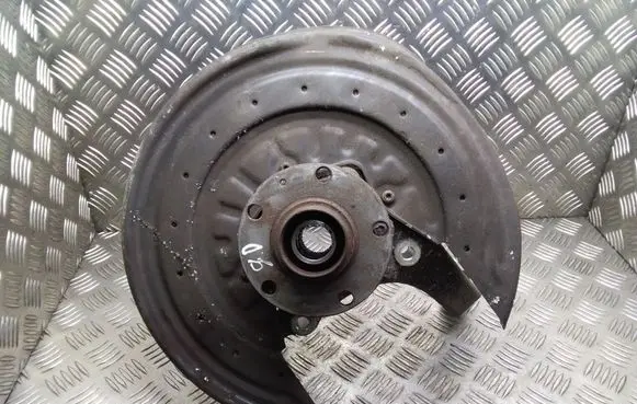 Rear wheel hub