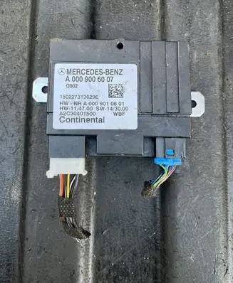 Mercedes-Benz C W205 Fuel injection pump control unit/module A0009006007