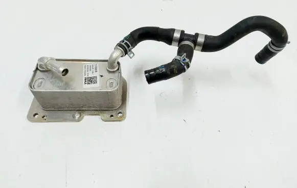 Volvo XC40 Engine oil radiator 31439996