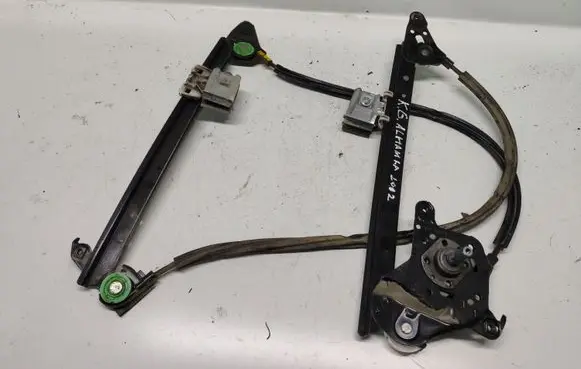 Rear door manual window regulator
