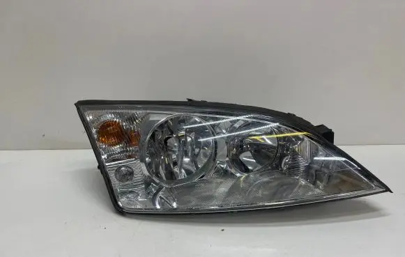 Ford Mondeo Mk III Headlight/headlamp 1S7113005AL 0301174202 109802A04HR