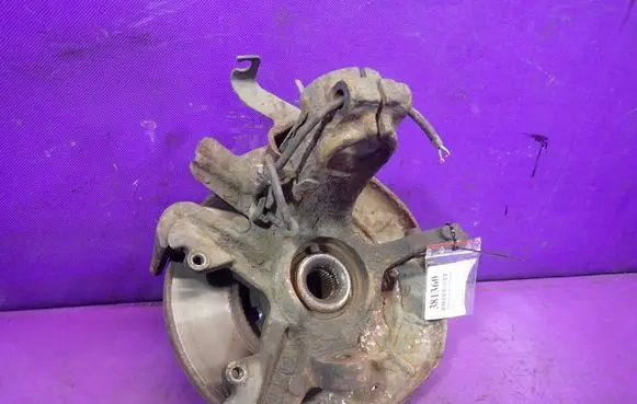 Skoda Fabia Mk2 (5J) Front wheel hub spindle knuckle