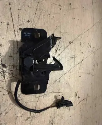 Chevrolet Silverado Engine bonnet/hood lock/catch