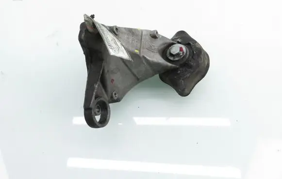 Audi A4 S4 B5 8D Gearbox mounting bracket 8D0399114S