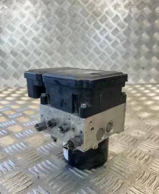 Mercedes-Benz C W204 ABS Pump A1729014100