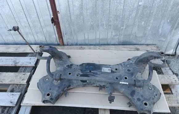Hyundai i30 Front axle beam 62401-g4aa0