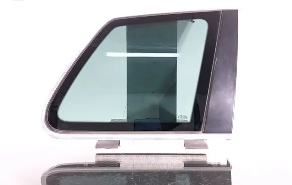 Volkswagen Touareg I Rear side window 7L6845298 7L6853996