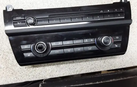 BMW 5 F10 F11 Climate control unit 6824207