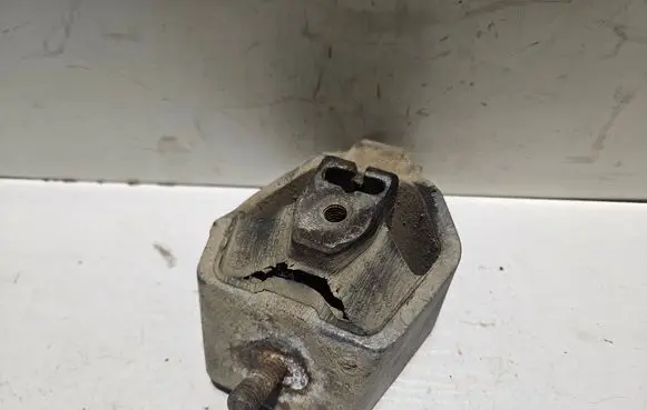 Audi 100 S4 C4 Gearbox mount 4A0399151D