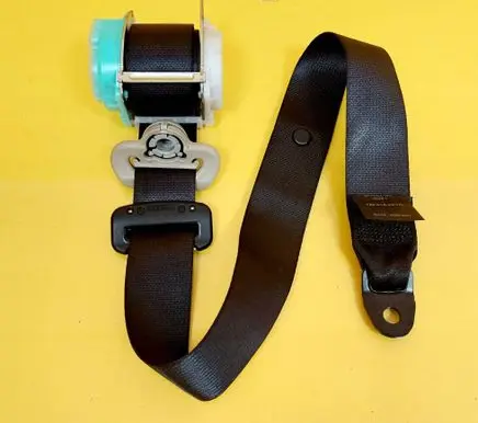 Nissan Note (E11) Rear seatbelt 045520